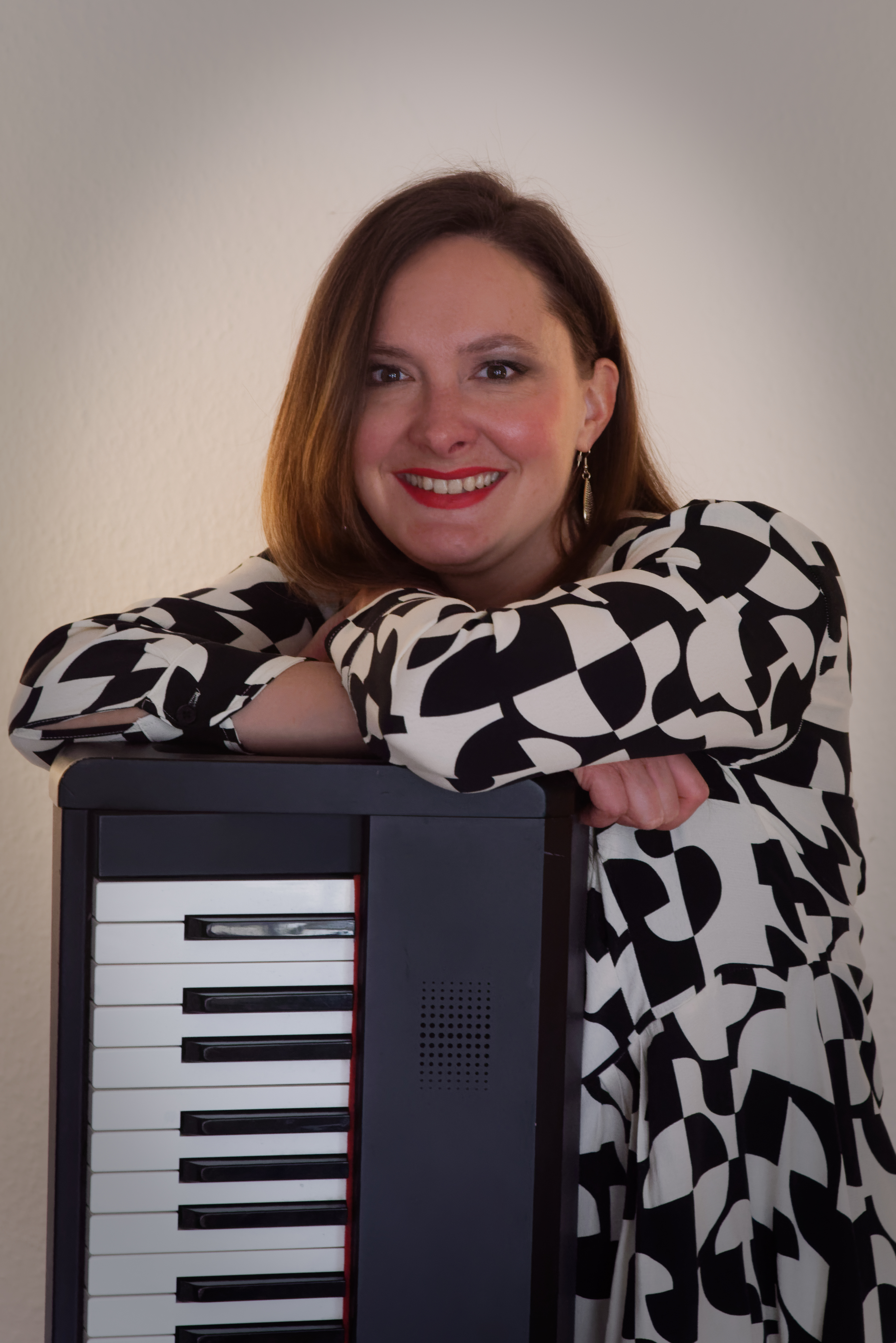 Mirjam beim Musizieren